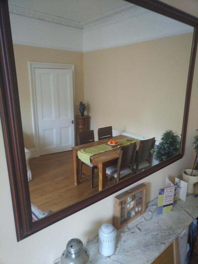 Luxury Holland Park, Sleeps 2, Free S'Fast Wifi Lägenhet London Exteriör bild