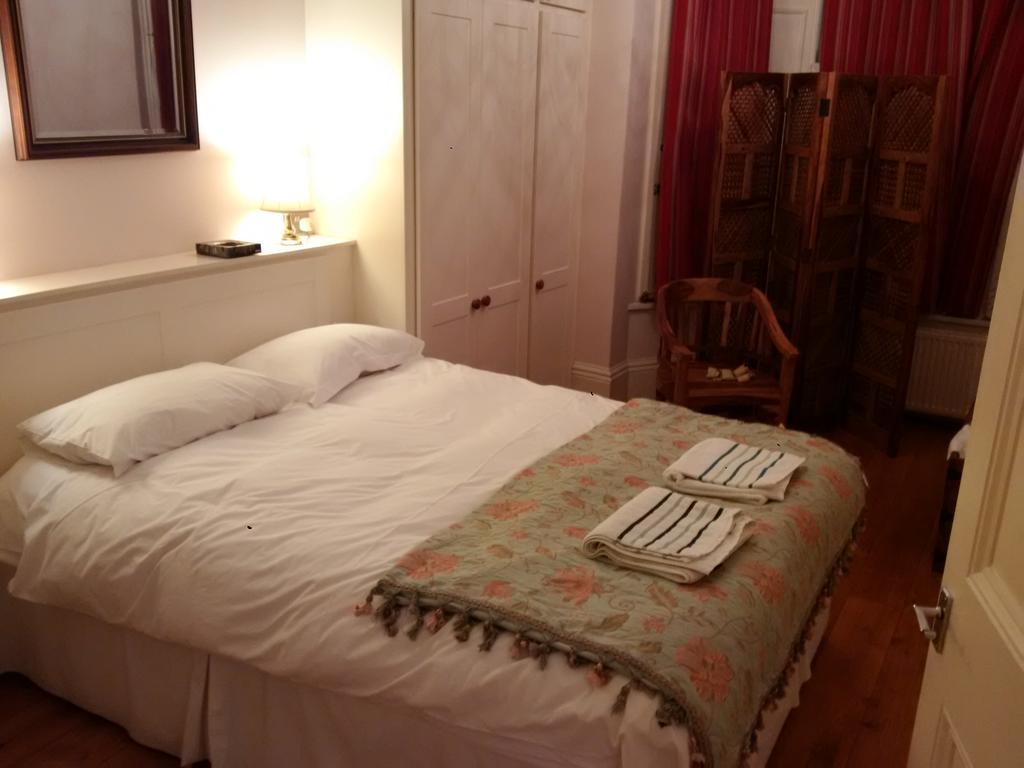 Luxury Holland Park, Sleeps 2, Free S'Fast Wifi Lägenhet London Exteriör bild